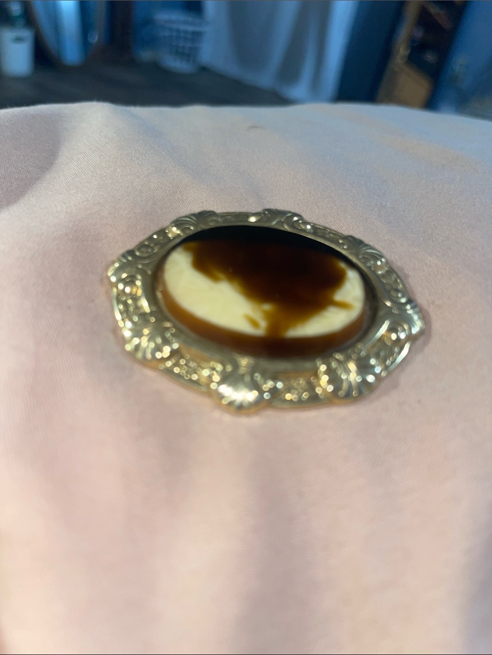 Ornate Gold-Tone Oval Cameo Brooch in Brown and Cream